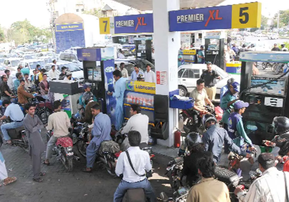 Petrol, diesel prices in Pakistan likely to drop from May 1