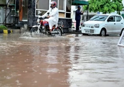 Heavy rain floods twin cities