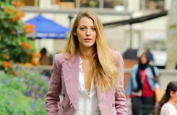 Blake Lively wows fans with whimsical 'chaos candy cake'