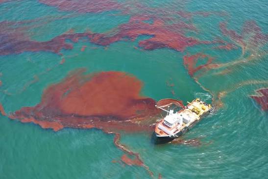 Oman oil spill spreads dramatically, nearing scale of historic disasters