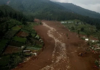 Mudslide kills one, leaves 11 missing in eastern China