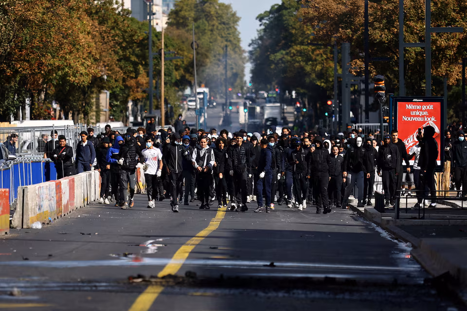 Suburban students light the fuse for France’...