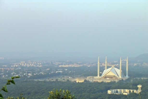 Faisal Mosque and the Islamabad skyline