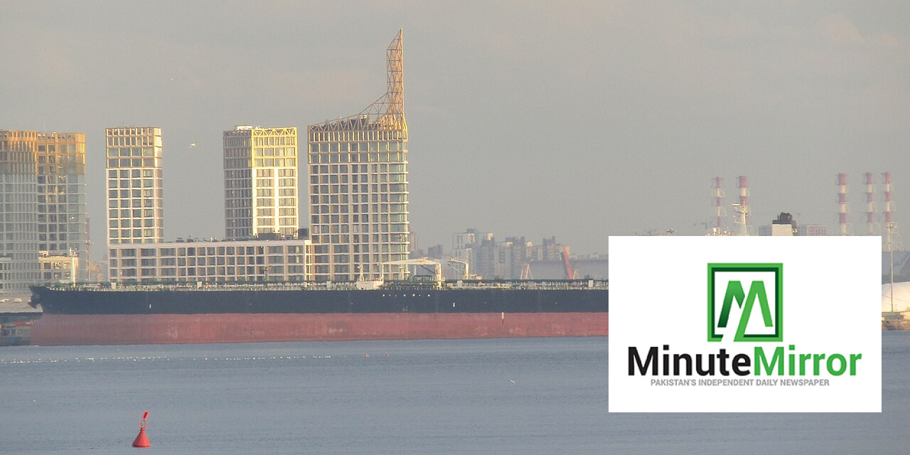 St Petersburg attack hits oil terminal as truce fr...