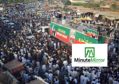 Afridi-led PTI convoy moves towards Kohat after Ka...